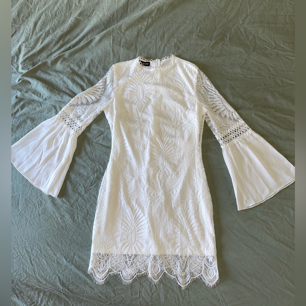 Chic White Lace Long Sleeve Dress
